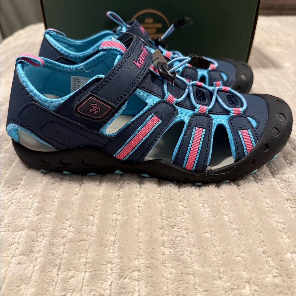 NEW Kamik Big Kid Size 6 Crab Sandals
